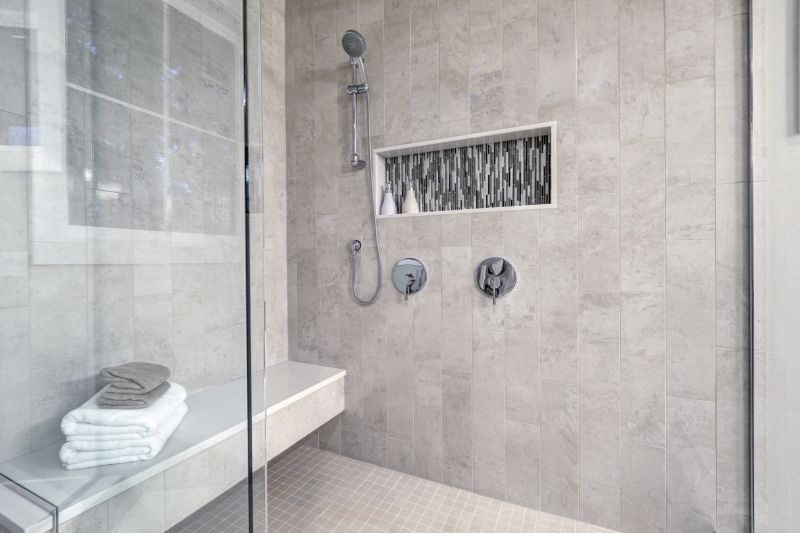 Shower with Built-In Niche for Storage